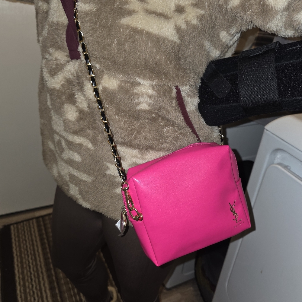 Yves Saint Laurent Pink Crossbody Bag with Gold Chain - Picture 3 of 11